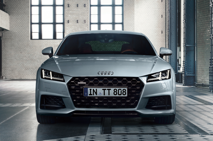 アウディ Tt 周年記念モデルが登場 世界で999台 日本には限定台 業界先取り 業界ニュース 自動車ニュース21国産車から輸入車 まで Mota