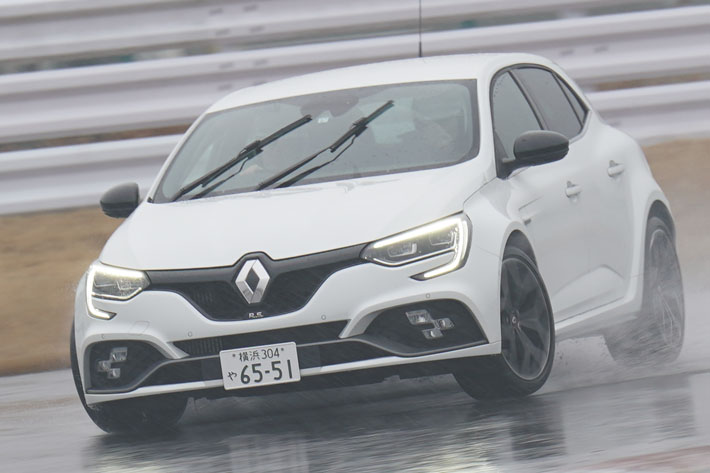 ルノー メガーヌ R S Cup 試乗 超絶コーナリングマシンをマニュアルで楽しむ 2 2 徹底検証 19年新型車種ー試乗レポート Mota