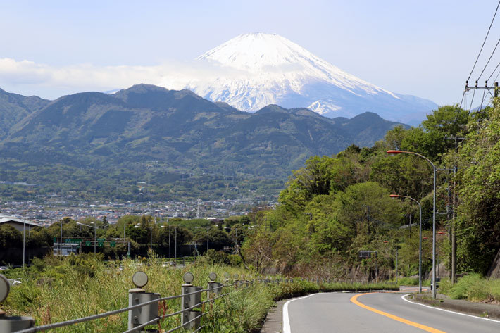 [一般道チーム]インターナビの抜け道誘導で快適なコースをすいすい。そしてこんな絶景を観ることが出来た！【2019GW渋滞対決！VOL.3 東名高速 vs 一般道】