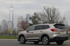 スバル アセント