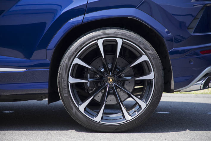 ランボルギーニ ウルス【ウルス試乗会「URUS TEST DRIVE PLUS」(会場：GKNドライブライン ジャパン プルービンググラウンド)】