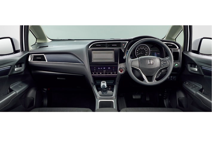 ホンダ シャトルがマイナーモデルチェンジ、内外装デザインを刷新