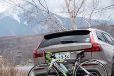 クルマ×自転車で旅が加速する。ボルボ V60で駆け抜けた「弾丸