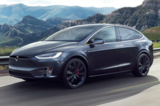 テスラ モデルSとモデルXの驚異的な加速が味わえる試乗会を開催