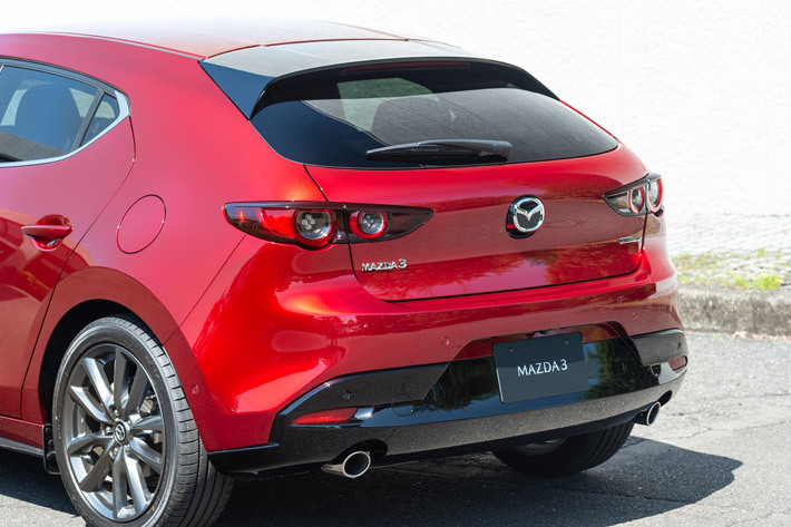 マツダ3 新型車徹底解説｜アクセラから「MAZDA3」へ名前を変えた