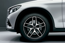メルセデス・ベンツ「GLC」の特別仕様車「GLC 220 d 4MATIC ローレウスエディション」を発売