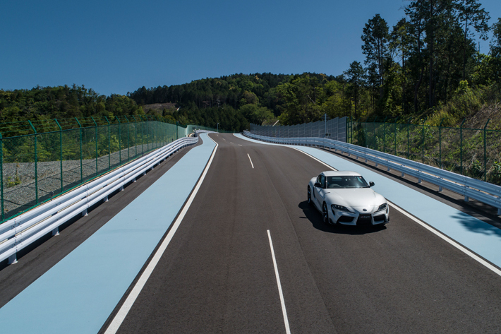 トヨタ 新型スープラ