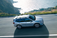 スバル フォレスター 一部改良モデルを発表