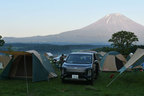 日が沈みかける頃、富士山の姿も刻一刻と変わってくる／【三菱「スターキャンプ 2019 in 朝霧高原」／2019年5月25日・26日／会場：ふもとっぱらキャンプ場(静岡県富士宮市)】