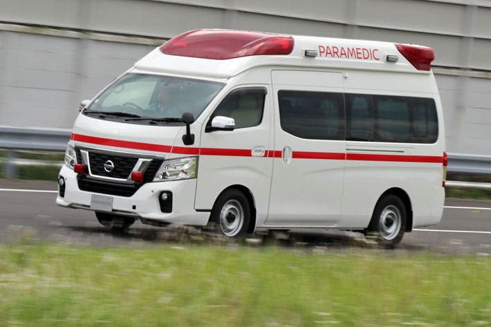 あ 救急車が来た 運転中に緊急車両が接近してきたときの譲り方を再確認 特別企画 Mota あ 救急車が来た 運転中に緊急車両が接近してきたときの譲り方を再確認 特別企画 Mota