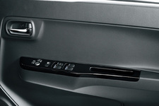 スズキ アルト「40周年記念特別仕様車 Lリミテッド」を発売