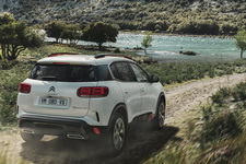 シトロエン初のSUV「C5 エアクロス」が登場