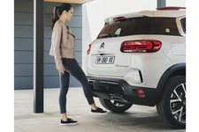 シトロエン初のSUV「C5 エアクロス」が登場