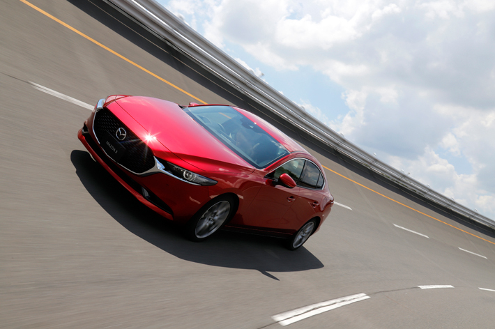 マツダ 新型MAZDA3 セダン