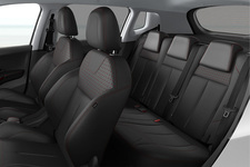 プジョー 2008に特別モデルが登場