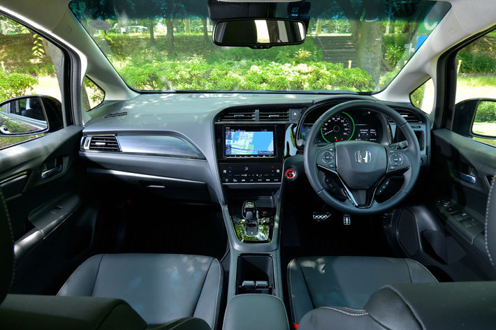 HONDA NEW SHUTTLE HYBRID Z・Honda SENSING[FF]