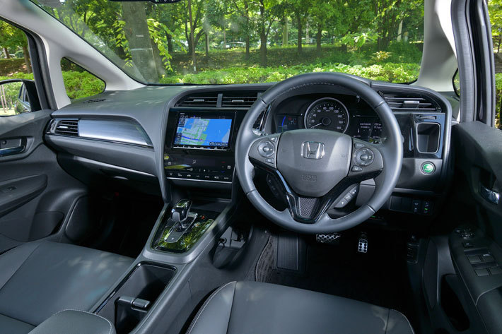 HONDA NEW SHUTTLE HYBRID Z・Honda SENSING[FF]