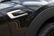 ミニクラブマン 限定車「MINI Clubman Blue Note Tokyo Edition」(ミニ クラブマン ブルーノート・トーキョー・エディション)[ベースモデル：MINI CLUBMAN Cooper D Clubman]