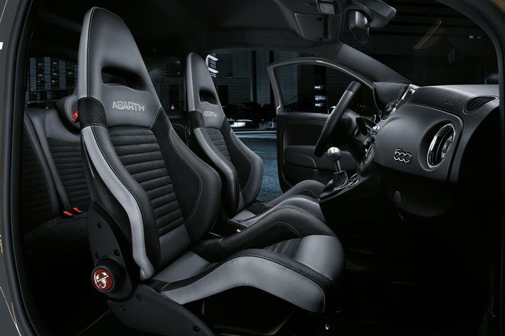 アバルト 595 コンペティツィオーネに限定モデルが登場