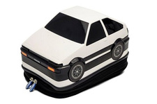 新品未使用トヨタ AE86 ミニカー型バックパック トヨタ AE86 ”パンダトレノ”の車型バックパックが登場|【業界