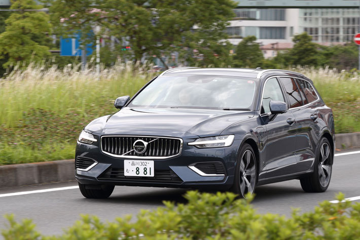 ボルボ V60 T6 Twin Engine AWD Inscription[4WD・プラグインハイブリッドモデル／ボディカラー：デニムブルーメタリック]