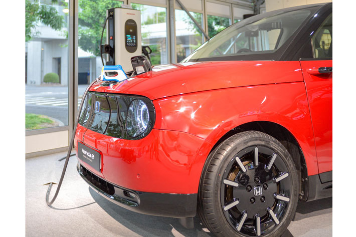 1/24 ホンダ　カラーサンプル　ミニカー　フィット　EV 実証実験車両　電気 Amazon.co.jp: 124 ホンダ カラーサンプル ミニカー フィット EV
