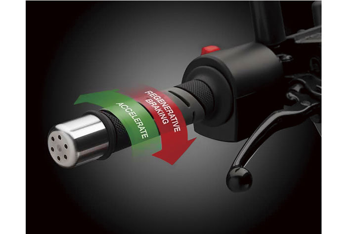 ルーフ付き大型電動バイク「AD-4」を限定発売