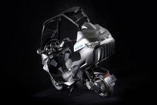 ルーフ付き大型電動バイク「AD-4」を限定発売