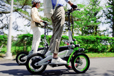 ヤマハ フロント2輪の小型電動立ち乗りモビリティ「TRITOWN（トリタウン）」の実証実験へ