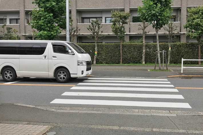 JAFの調査によると信号機のない横断歩道で一時停止する率が一番高いのは長野県【写真はイメージです】