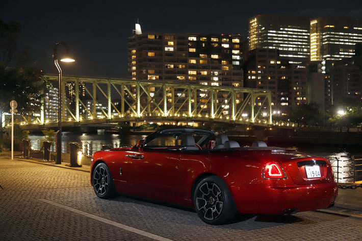 Rolls-Royce Dawn Black Badge (ロールス・ロイス ドーン ブラックバッジ)[Photo：小林 岳夫]