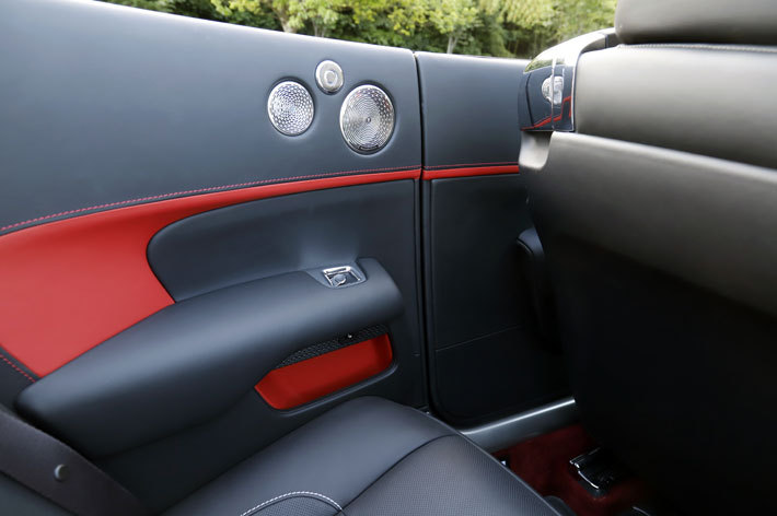 Rolls-Royce Dawn Black Badge (ロールス・ロイス ドーン ブラックバッジ)[Photo：小林 岳夫]