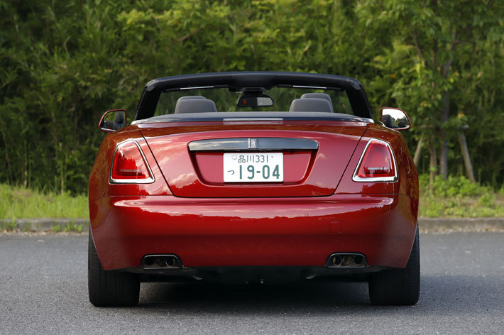 Rolls-Royce Dawn Black Badge (ロールス・ロイス ドーン ブラックバッジ)[Photo：小林 岳夫]