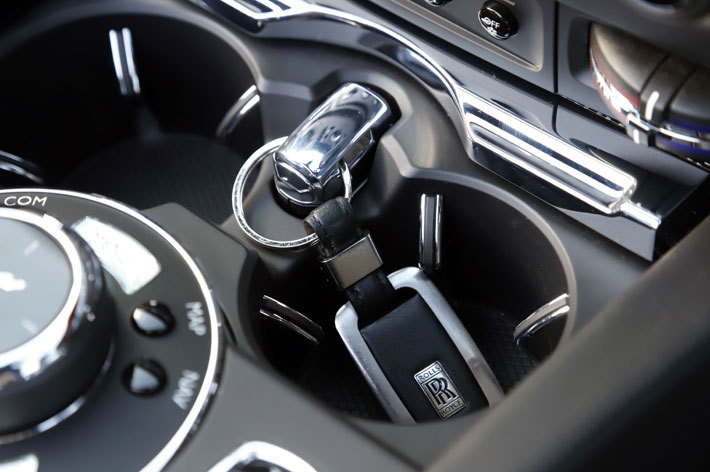 Rolls-Royce Dawn Black Badge (ロールス・ロイス ドーン ブラックバッジ)[Photo：小林 岳夫]