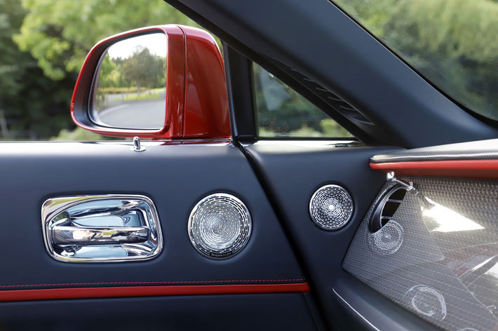 Rolls-Royce Dawn Black Badge (ロールス・ロイス ドーン ブラックバッジ)[Photo：小林 岳夫]