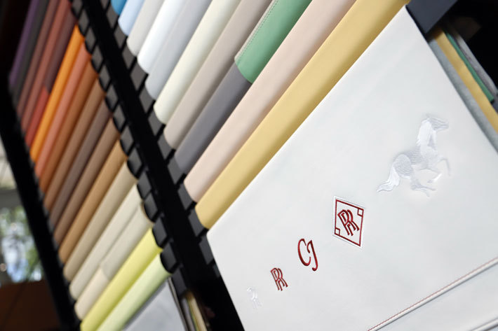 ロールス・ロイス広報 ローズマリー・ミッシェルさんインタビュー【聞き手：吉田 由美(カーライフエッセイスト)／撮影：小林 岳夫／撮影協力：ロールス・ロイス・モーター・カーズ東京(東京都港区)】