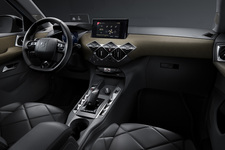 DS DS 3 クロスバックが登場