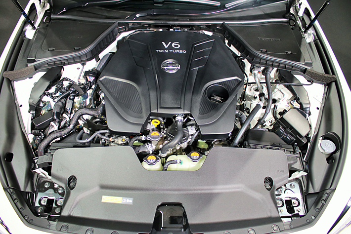 400Rのエンジンは3.0リッターV6ツインターボエンジンが設定される