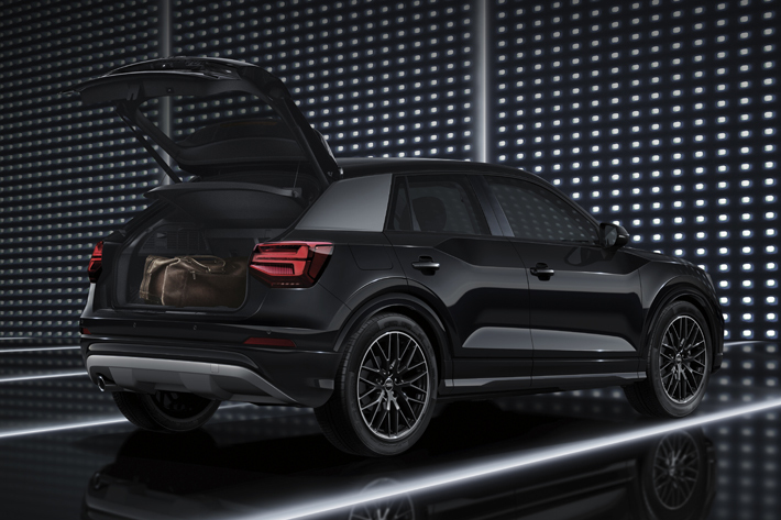 アウディQ2 限定モデル#black elegance