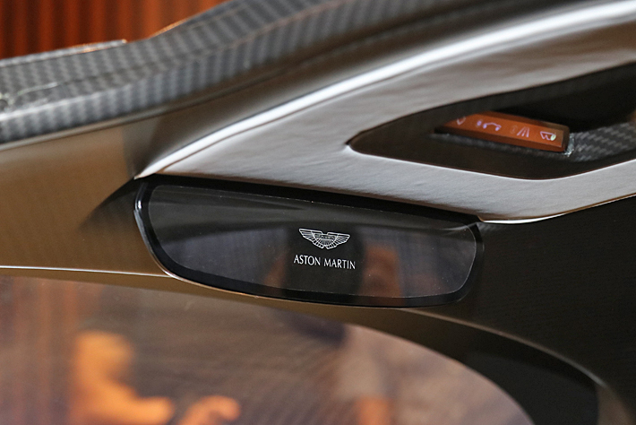 アストンマーティン ヴァルハラ