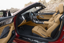 新型BMW M8カブリオレ 2019年7月24日発売