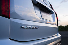 三菱 新型「パジェロスポーツ」を世界初披露