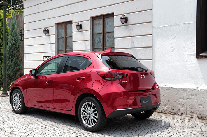 マツダ 新型MAZDA2