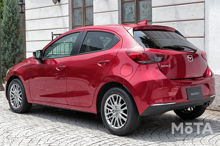 マツダ 新型MAZDA2