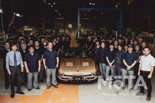 光岡 50周年記念モデル「ロックスター」がラインオフ