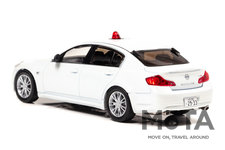 愛知県警のパトカーと、埼玉県警の覆面パトカーがミニチュアカーに｜今にも走り出しそうな精巧な仕上がり