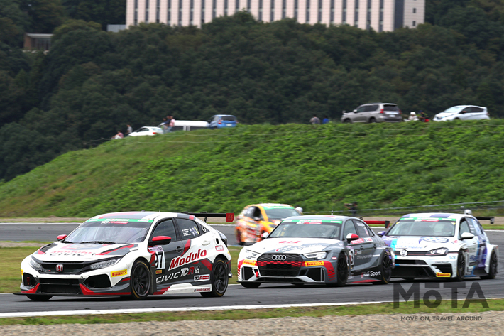 9/15もてぎスーパー耐久レース決勝直前！ 「みんなでマイカーパレード」を開催