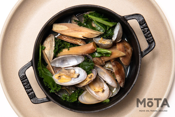 あさりとケールのレモングラス蒸し(800円・税抜)