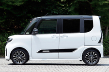 ダイハツ 新型タントカスタム