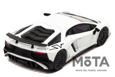 ランボルギーニ アヴェンタドールSVとセンテナリオのミニカーが登場